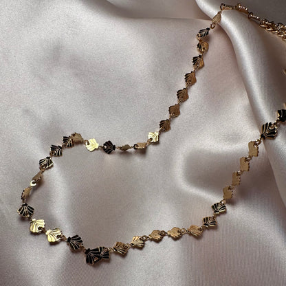 Elara Shell Choker Necklace