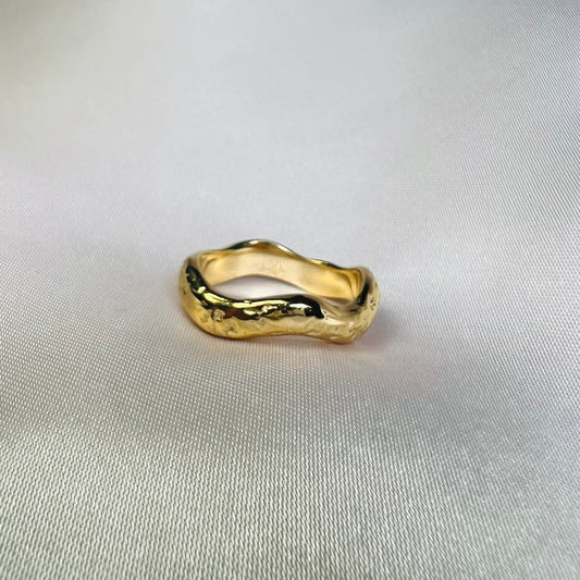 Hannah Wavey Ring