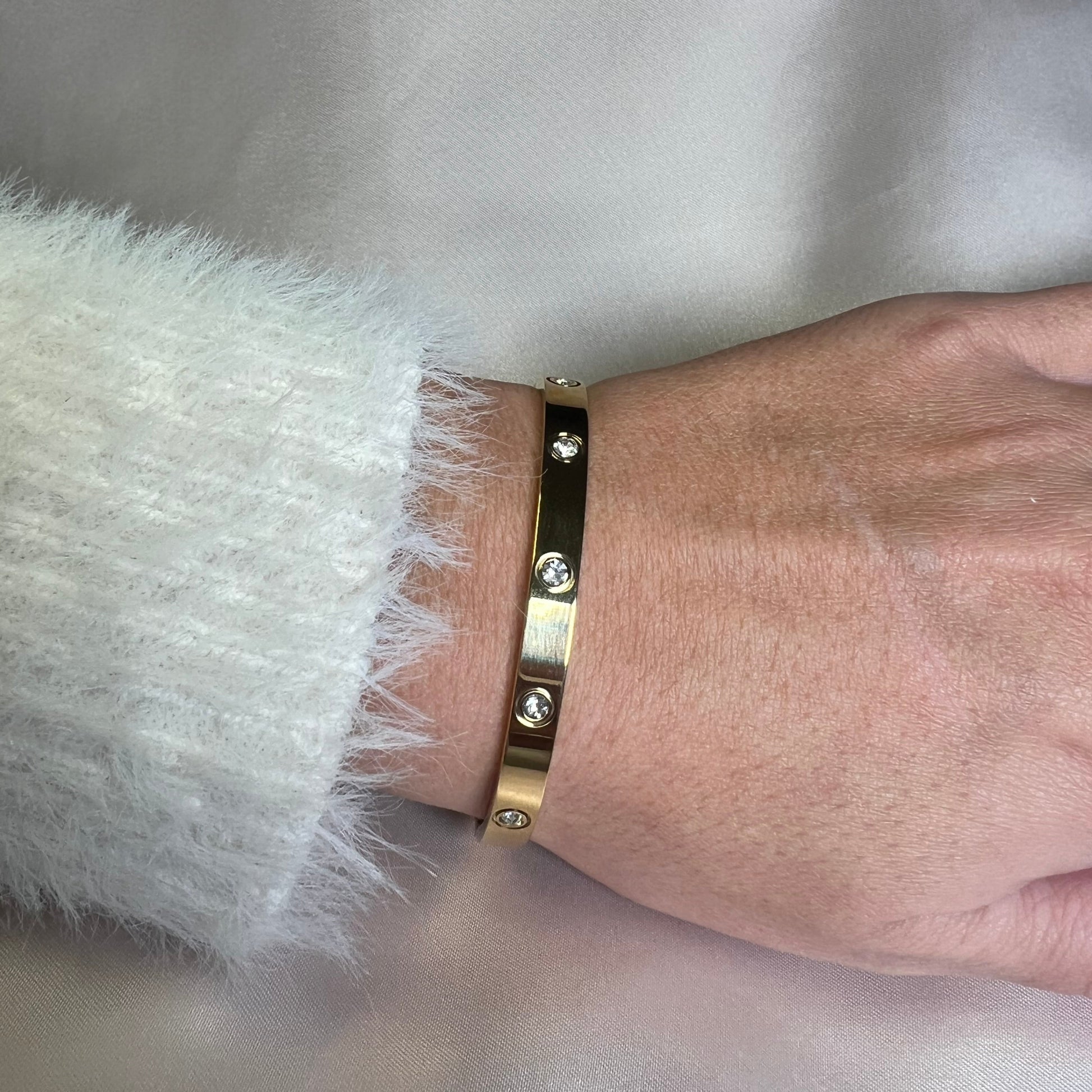 Liliana Love Bangle Gold