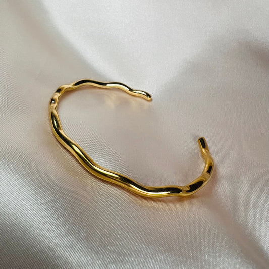 Vivienne Wave Bangle